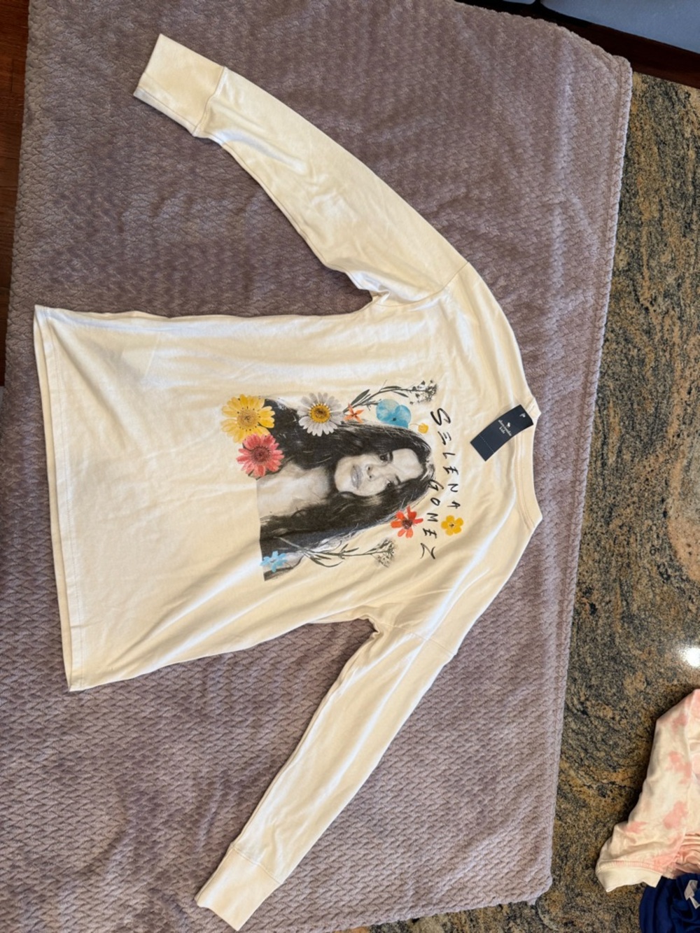 Abercrombie Kids Selena Gomez Graphic Tee - Cream with Floral Print Size 11/12 🌸 - Picture 4 of 4